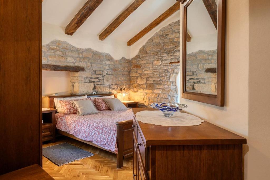Rustic villa Janko with pool in Sveti Lovrec photo 2