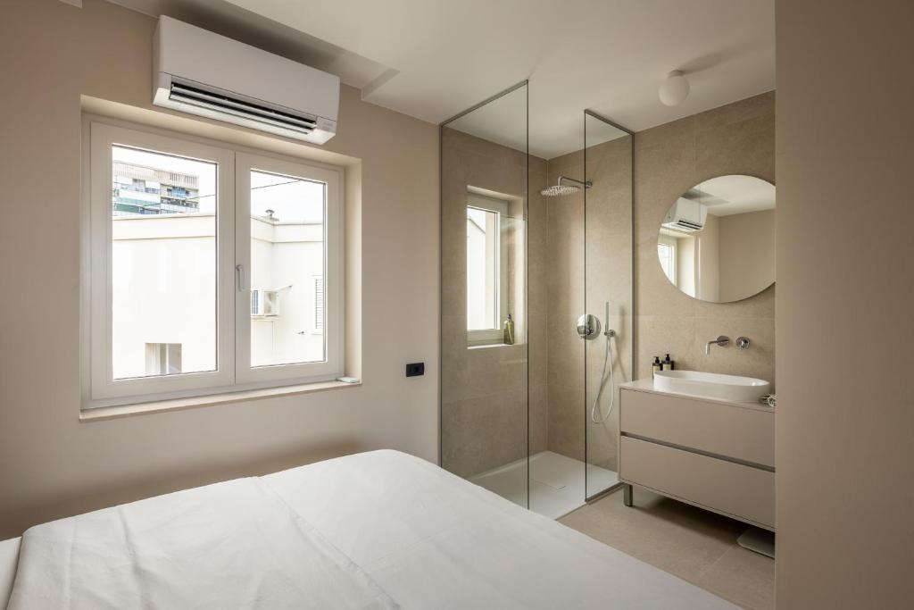 Rooftop Jacuzzi & City View Split Apartment photo 3