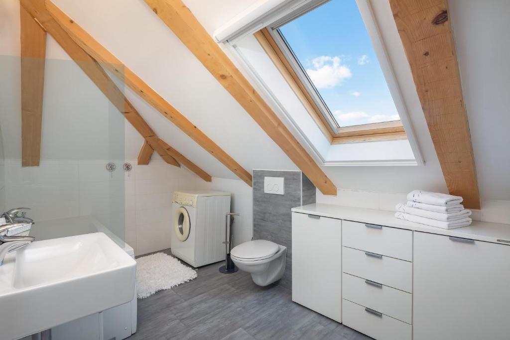 Romantic Attic Apartment photo 3