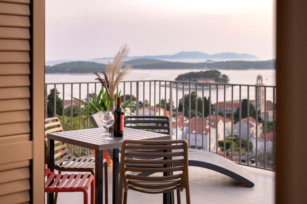 Dino "The View" - ZF Hvar photo 2