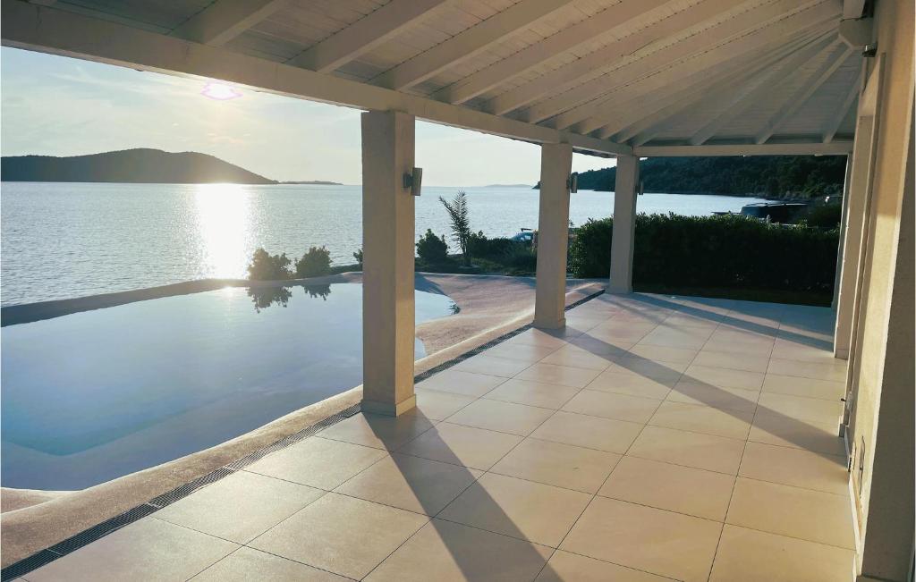 Beautiful Home In Veli Rat With Wifi photo 2