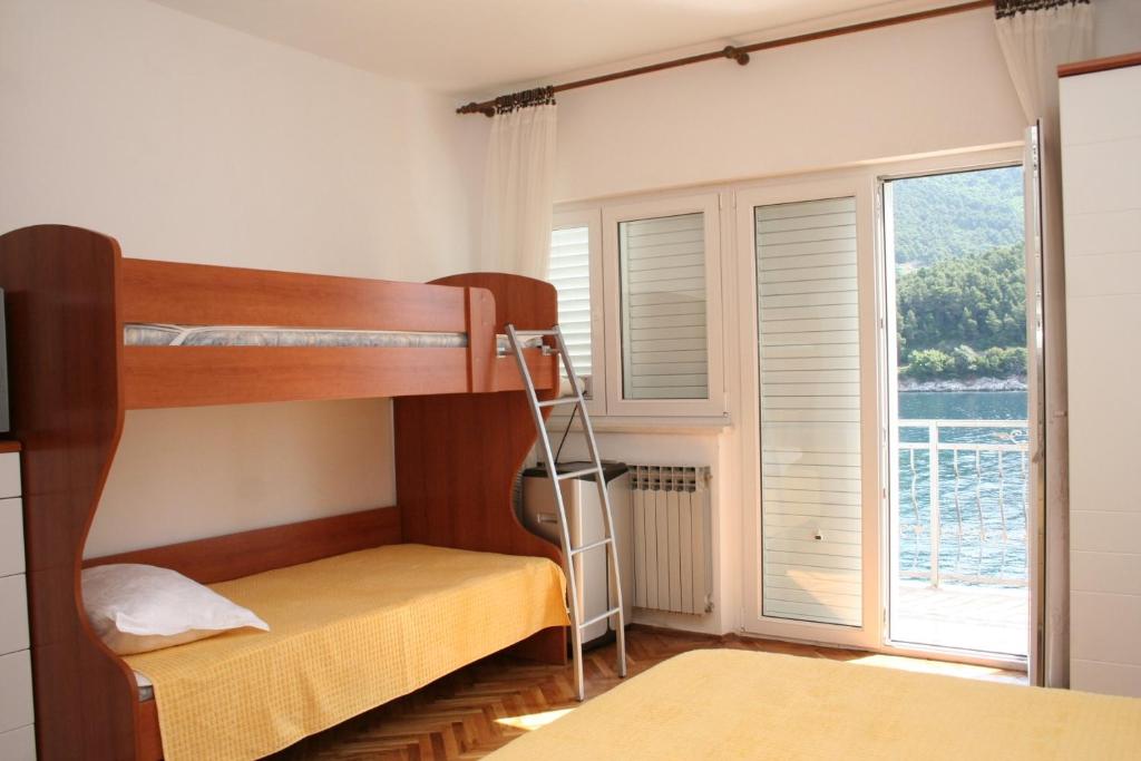 Studio Trstenik 4566b photo 2