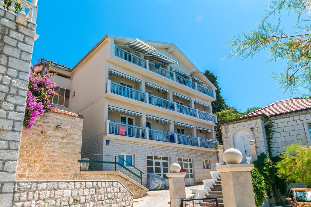 Apartments by the sea Brist — photo 1