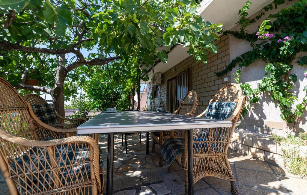 Three-Bedroom Apartment In Rovanjska photo 2