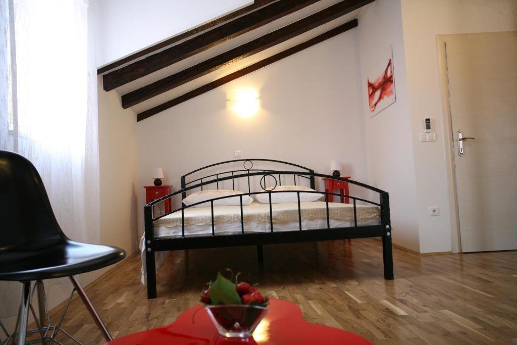 Heritage Stone House ROOMS BELJAN - Trogir Old Town — photo 1