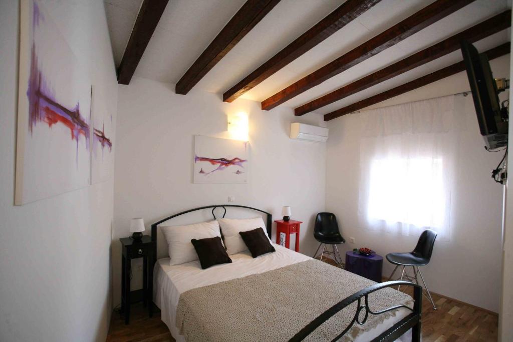 Heritage Stone House ROOMS BELJAN - Trogir Old Town photo 2