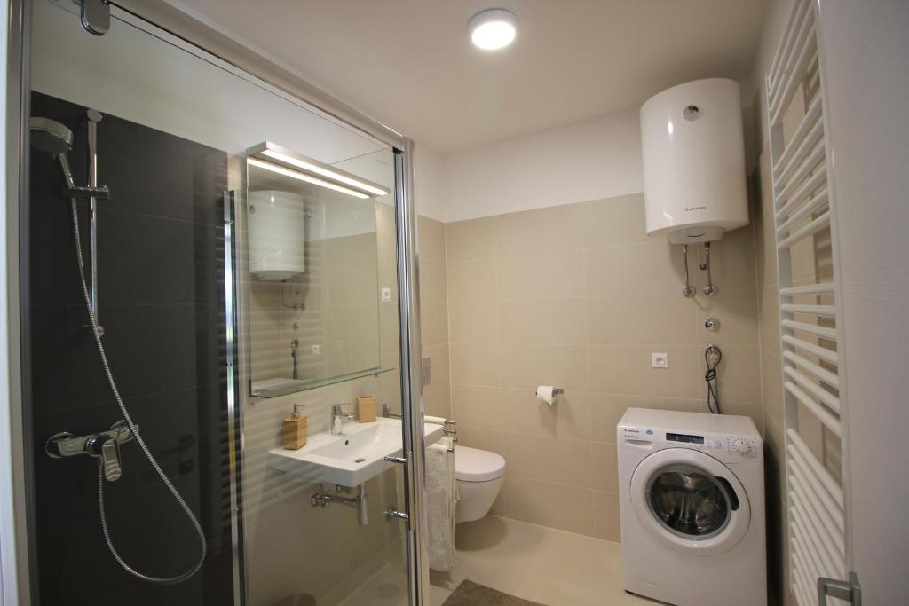 Studio apartment Miramare breakfast and parking photo 3