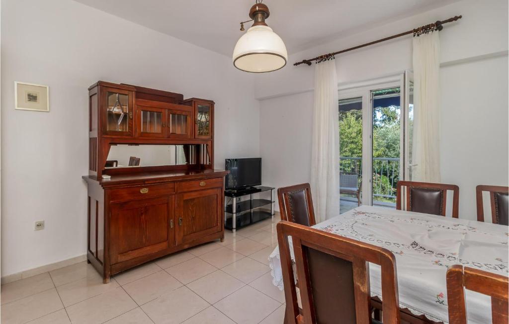 3 Bedroom Cozy Apartment In Ika photo 3