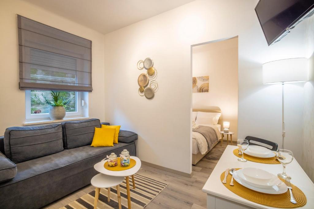 Studio Apartman Lena photo 2