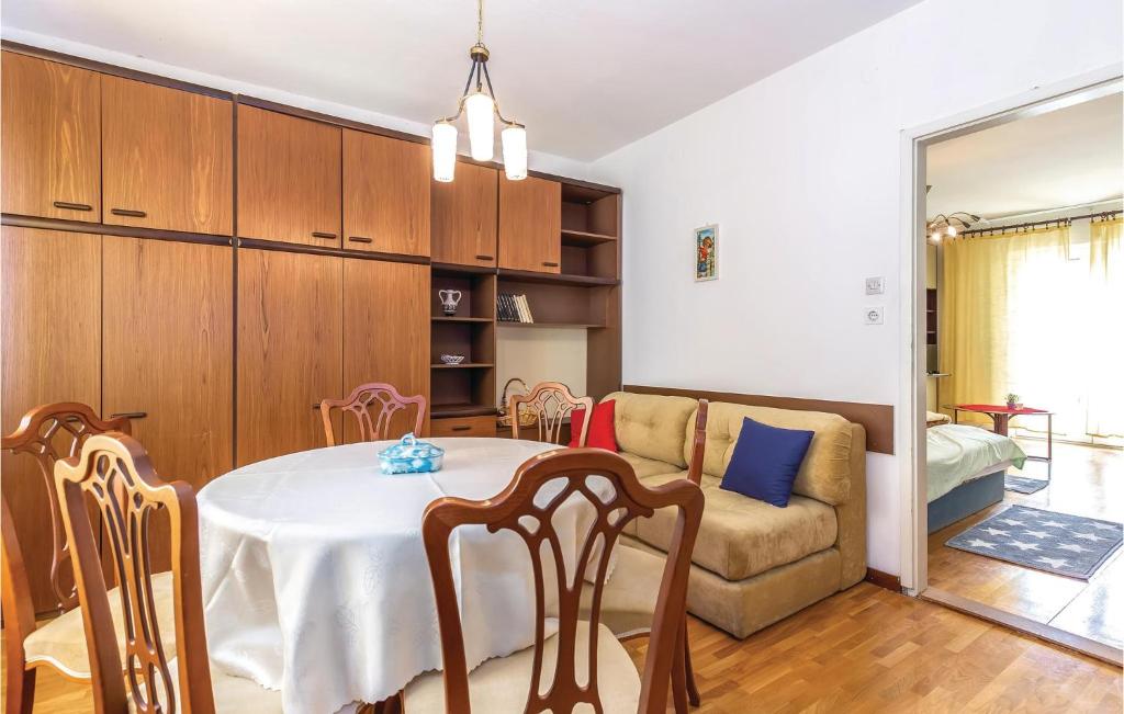 Amazing Home In Bakarac With Wifi photo 3