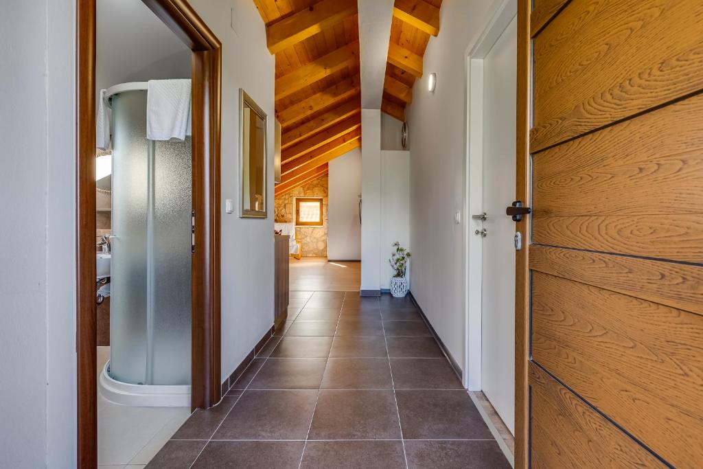 Stone House photo 3