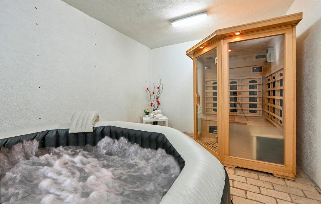 Amazing Home In Susobreg With Wifi photo 3