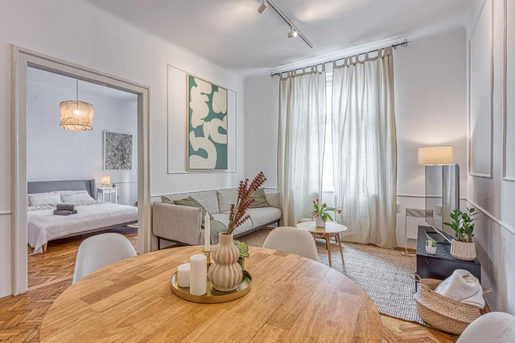 Spacious Apartment In Heart Of Zagreb - Happy Rentals — photo 1