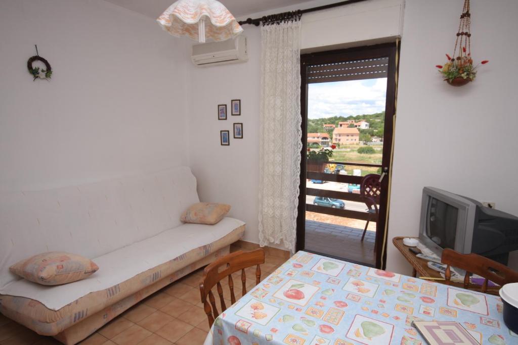 Apartments by the sea Tisno photo 2