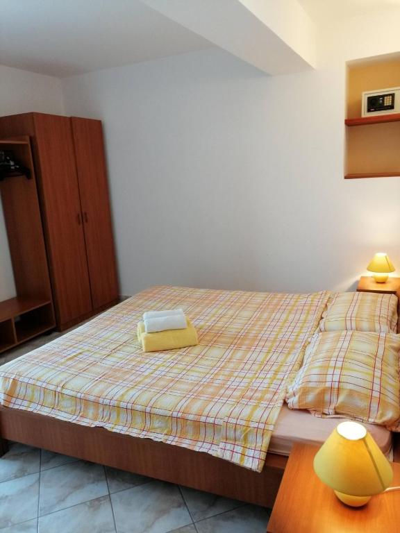 Studio apartment in Funtana with terrace photo 2