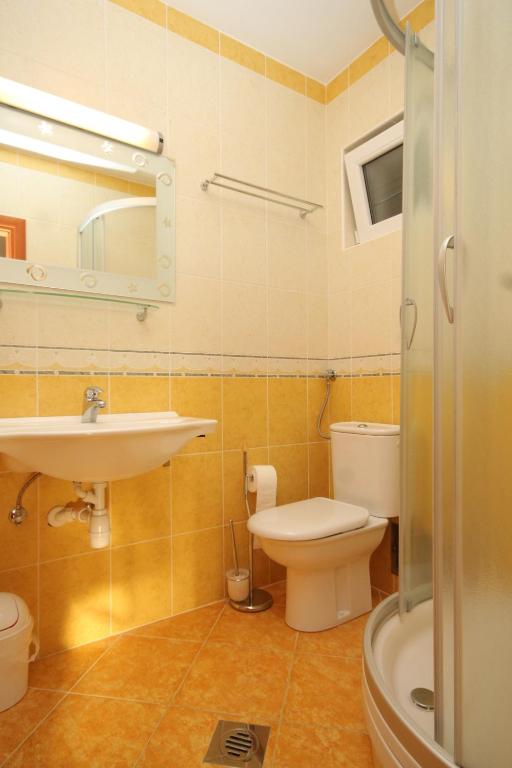 Apartments with a parking space Mlini photo 3