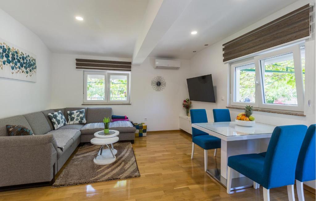 2 Bedroom Beautiful Home In Pula photo 3