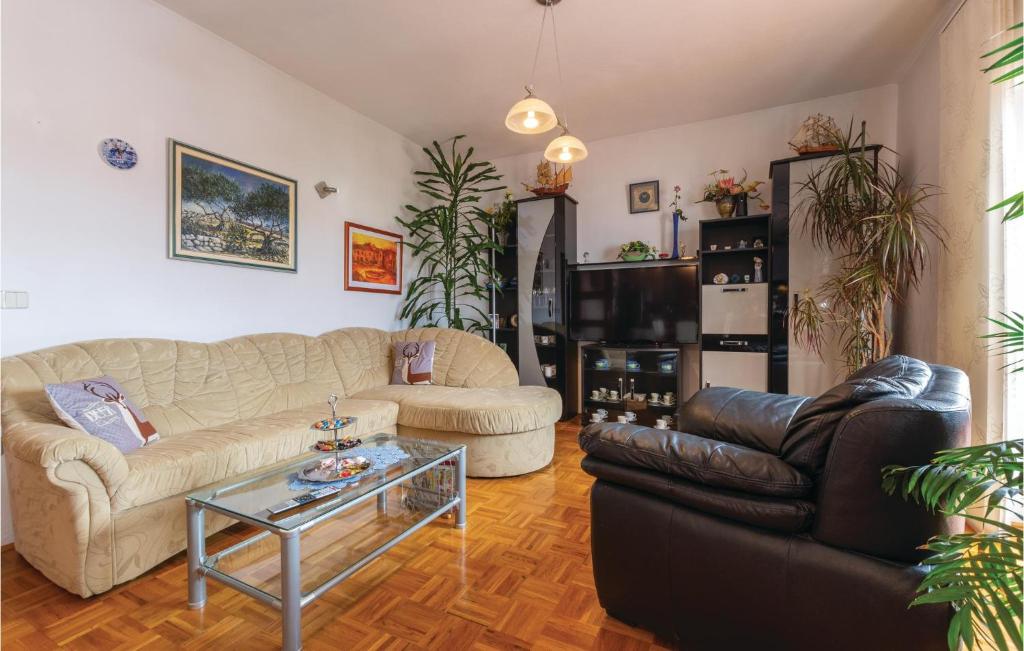 Three-Bedroom Apartment In Plano photo 2