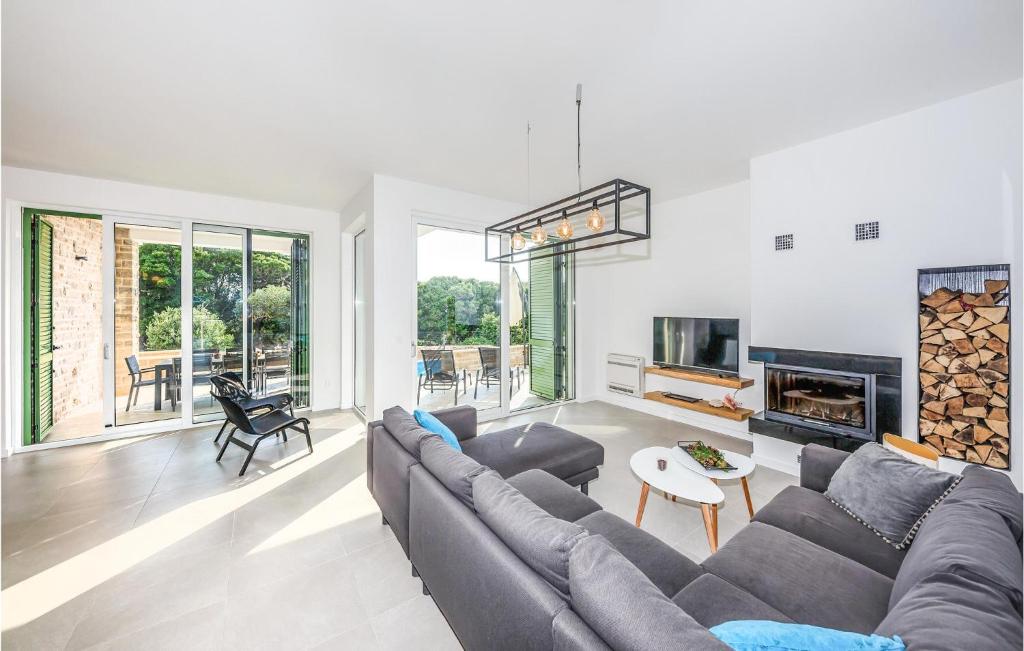 Pet Friendly Home In Lun photo 3