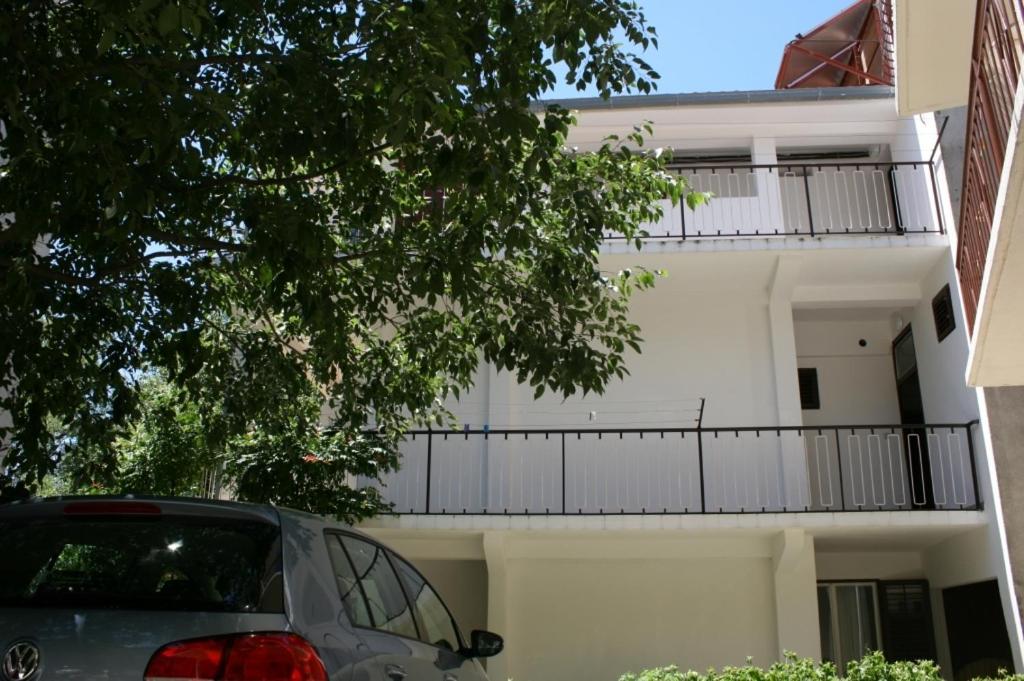 Apartments by the sea Drvenik Donja vala — photo 1