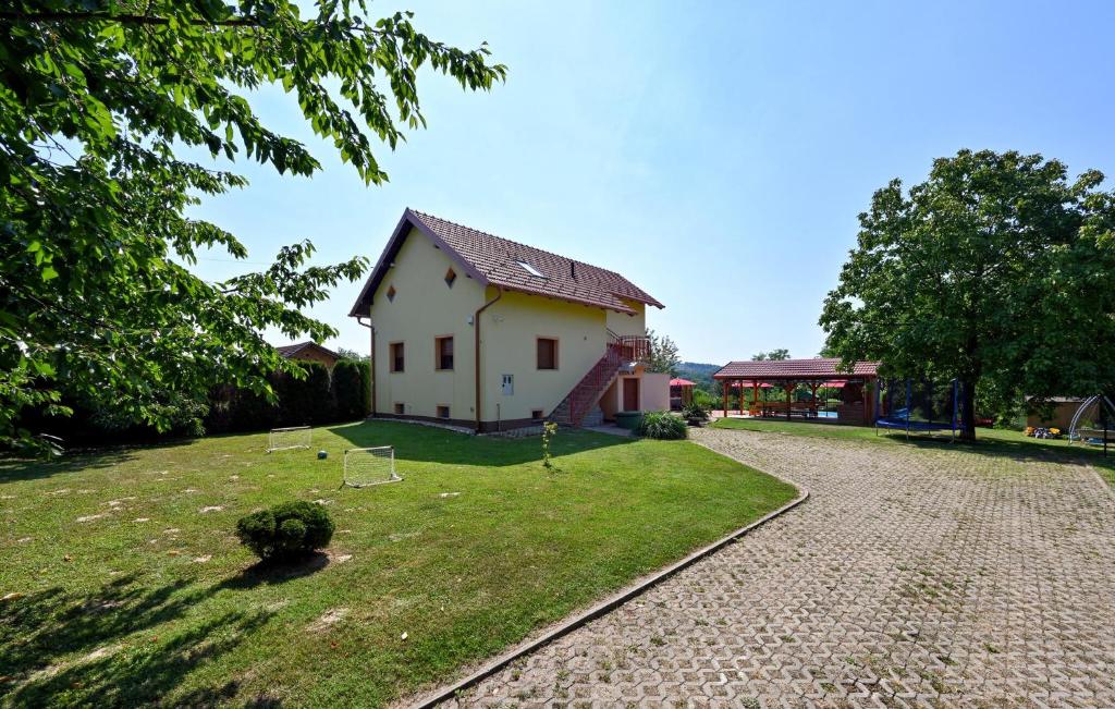 Gorgeous Home In Vinogradi Ludbreski — photo 1
