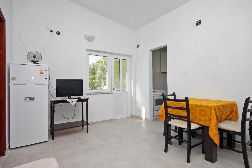 Apartments by the sea Metajna photo 3