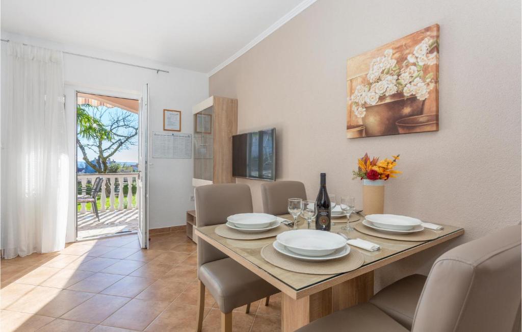 Gorgeous Apartment In Krk With Wifi photo 2
