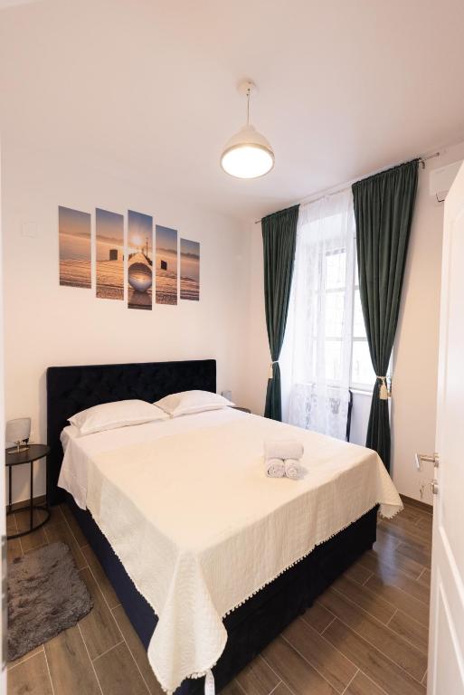 Throne of Dubrovnik Room 1 — photo 1