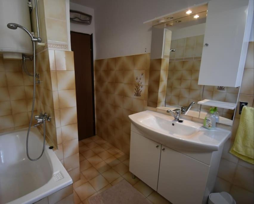 Apartments with a parking space Pula - 15757 photo 3