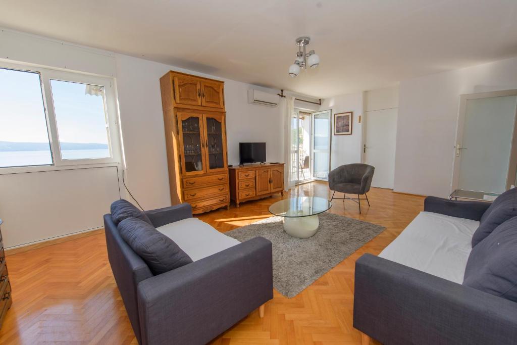 Sunny Apartment photo 3