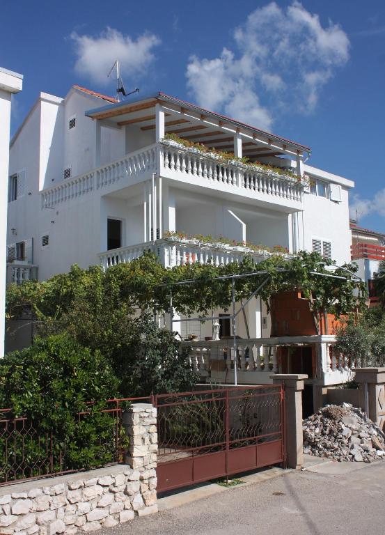 Apartments with parking space Vodice - 2995 — photo 1