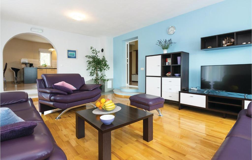 Two-Bedroom Holiday Home In Krusevo photo 3