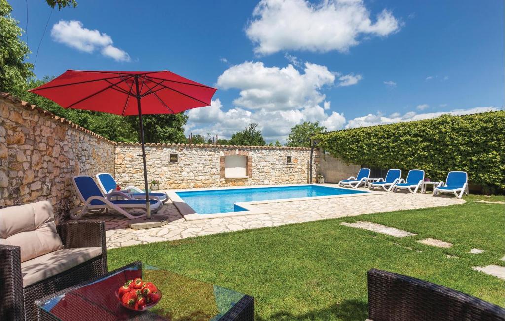 Three-Bedroom Holiday Home In Regulici photo 2