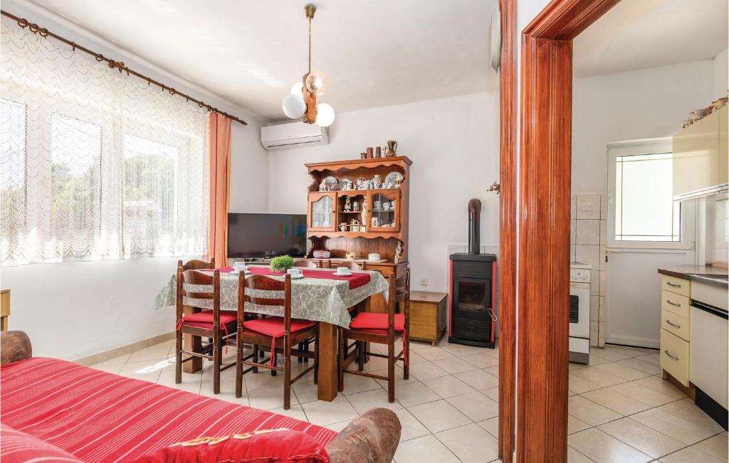 3 Bedroom Gorgeous Home In Kampor photo 2