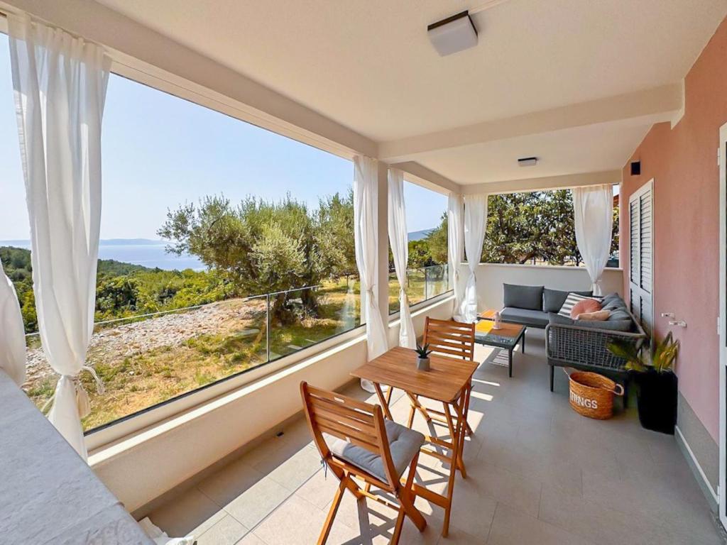 Studio Vesna with a terrace and sea view — photo 1