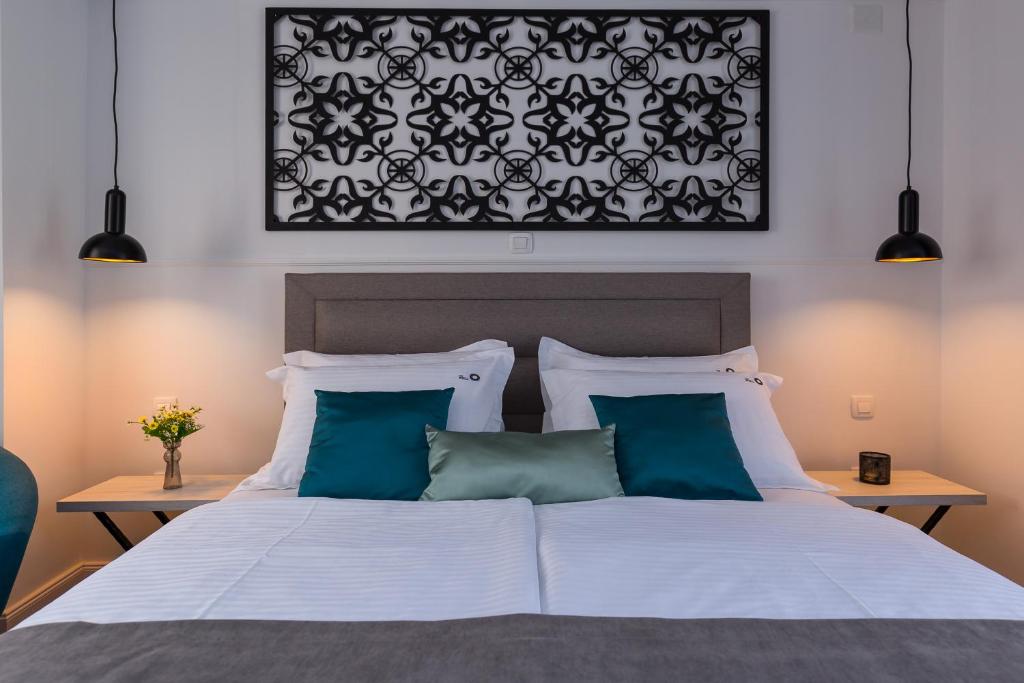 The Well Luxury Rooms photo 2