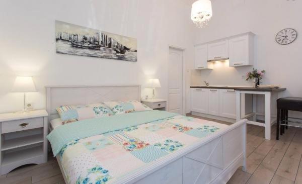 Studio apartment in Icici with Air condition photo 2