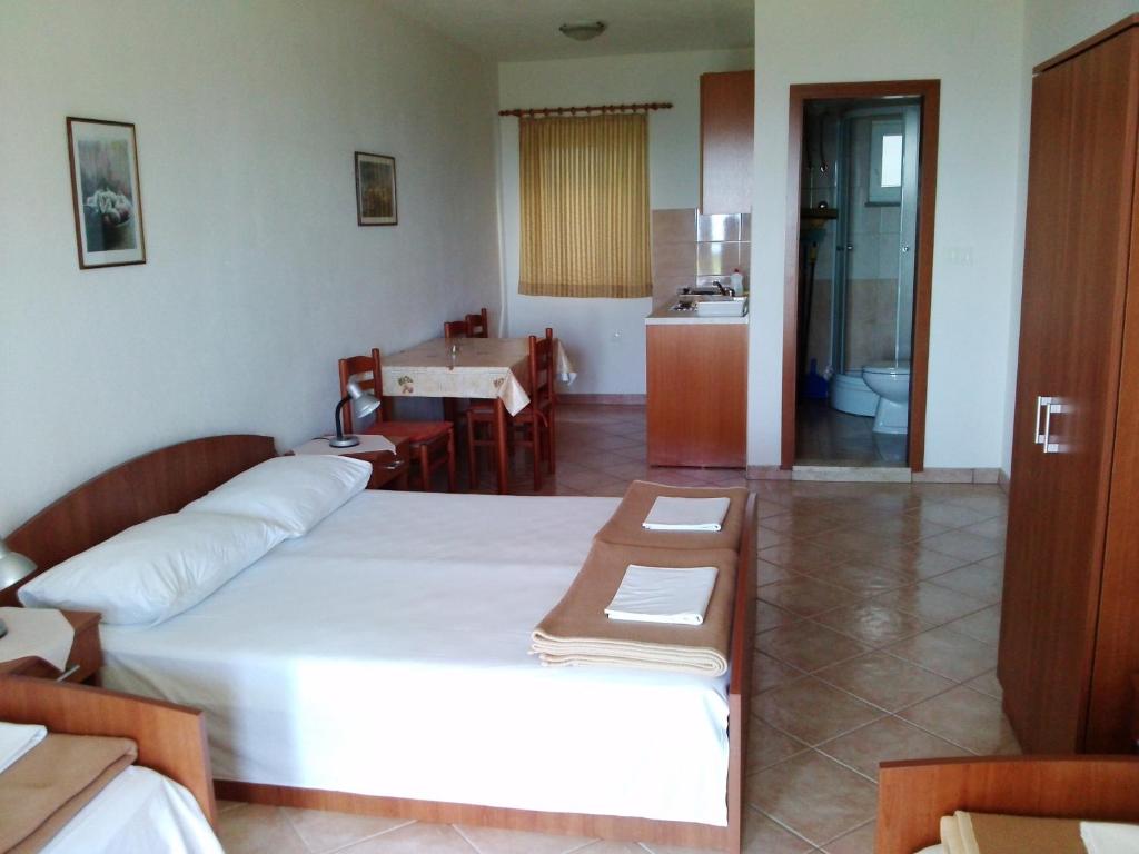 Apartments by the sea Zaostrog photo 2