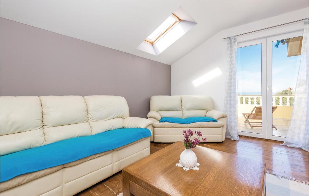 Stunning Apartment In Supetarska Draga photo 3