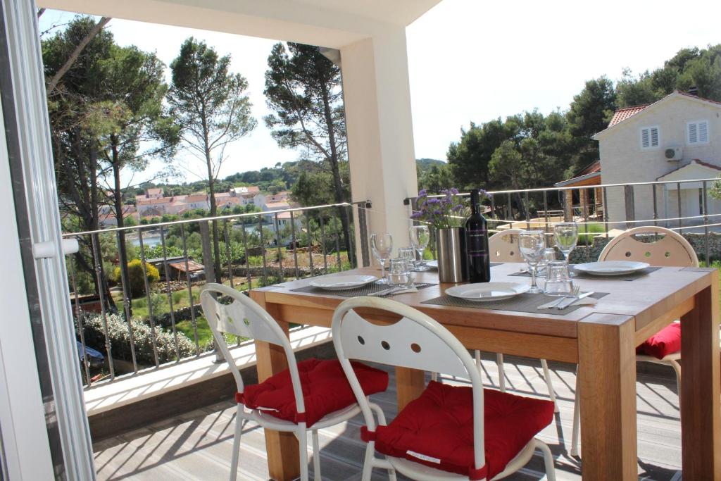 Gorgonia Suites in Verunic photo 2