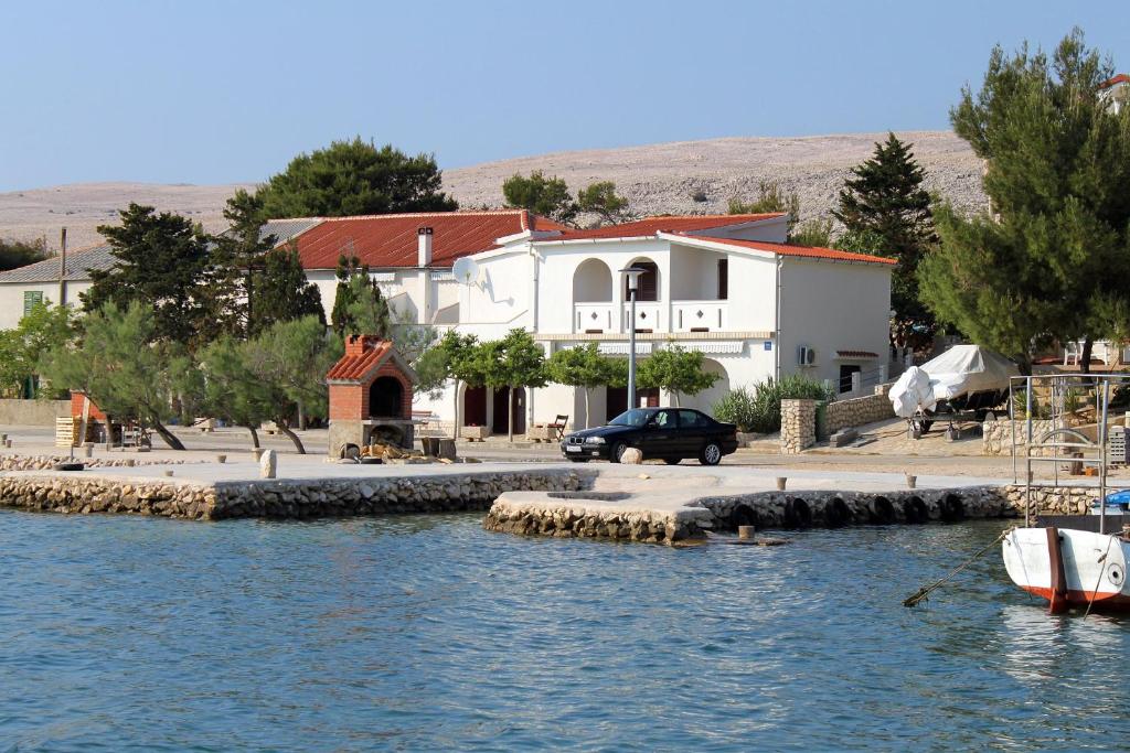 Apartments by the sea Kustici — photo 1