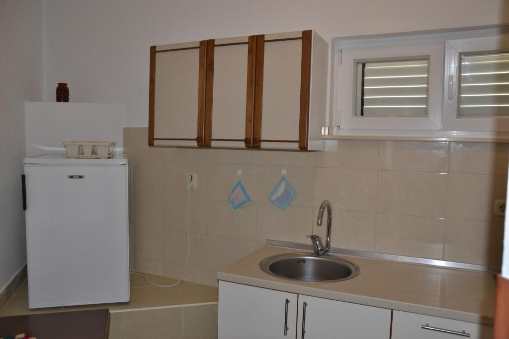Apartments by the sea Kustici photo 3