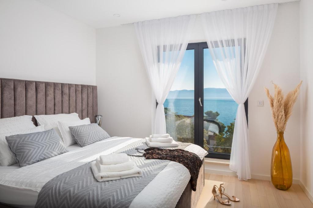 Seaside luxury villa with a swimming pool Zaostrog photo 2