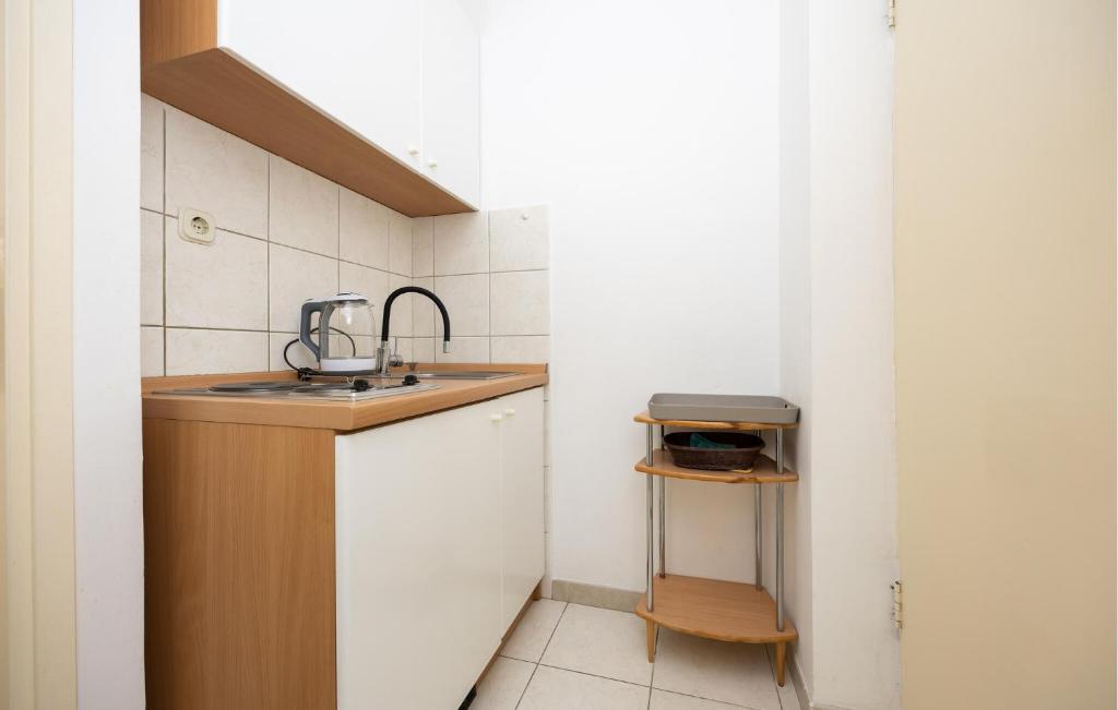 Stunning Apartment In Kastel Stafilic photo 2