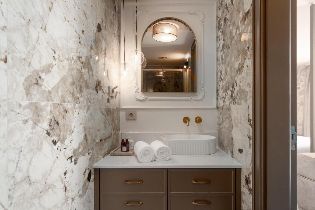 Silent Stone Apartment photo 3