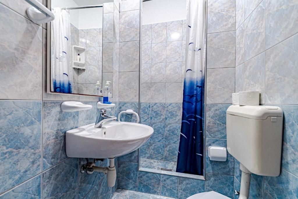 Apartments and rooms with WiFi Lastovo - 13678 photo 3