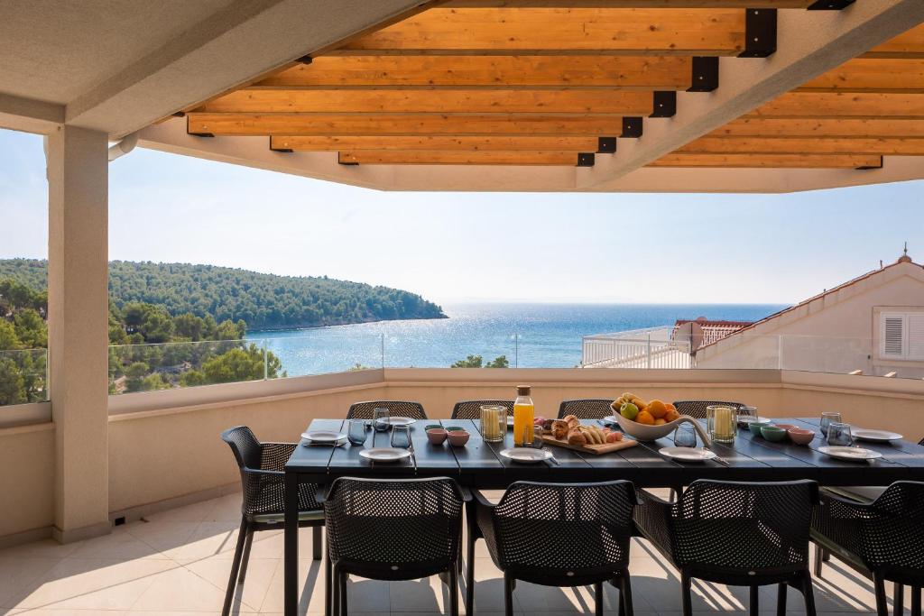 SEAFRONT VILLA for 10 people! — photo 1