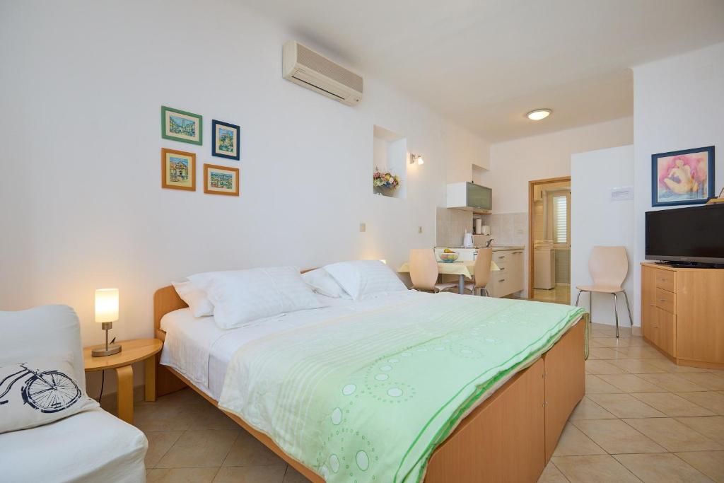Studio Apartment Ivana photo 3