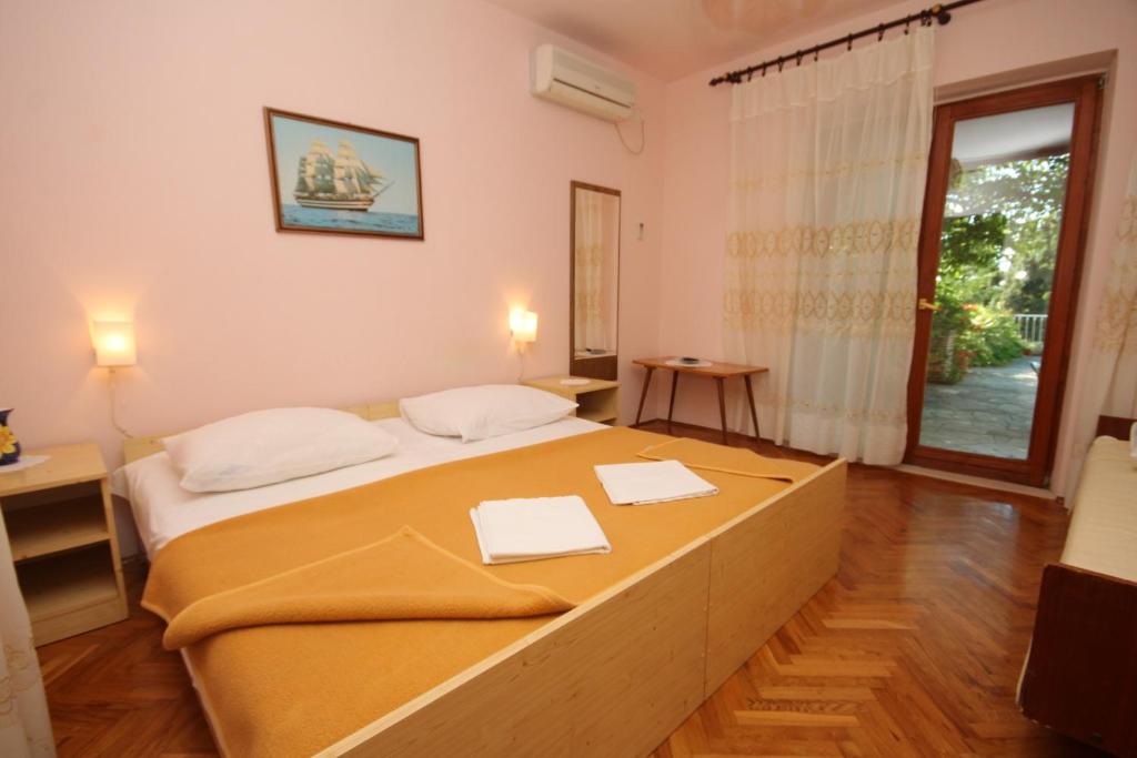 Apartments with a parking space Mlini photo 2