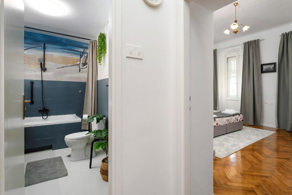 Romeo and Juliet Apartment with Balcony and Sea View photo 3